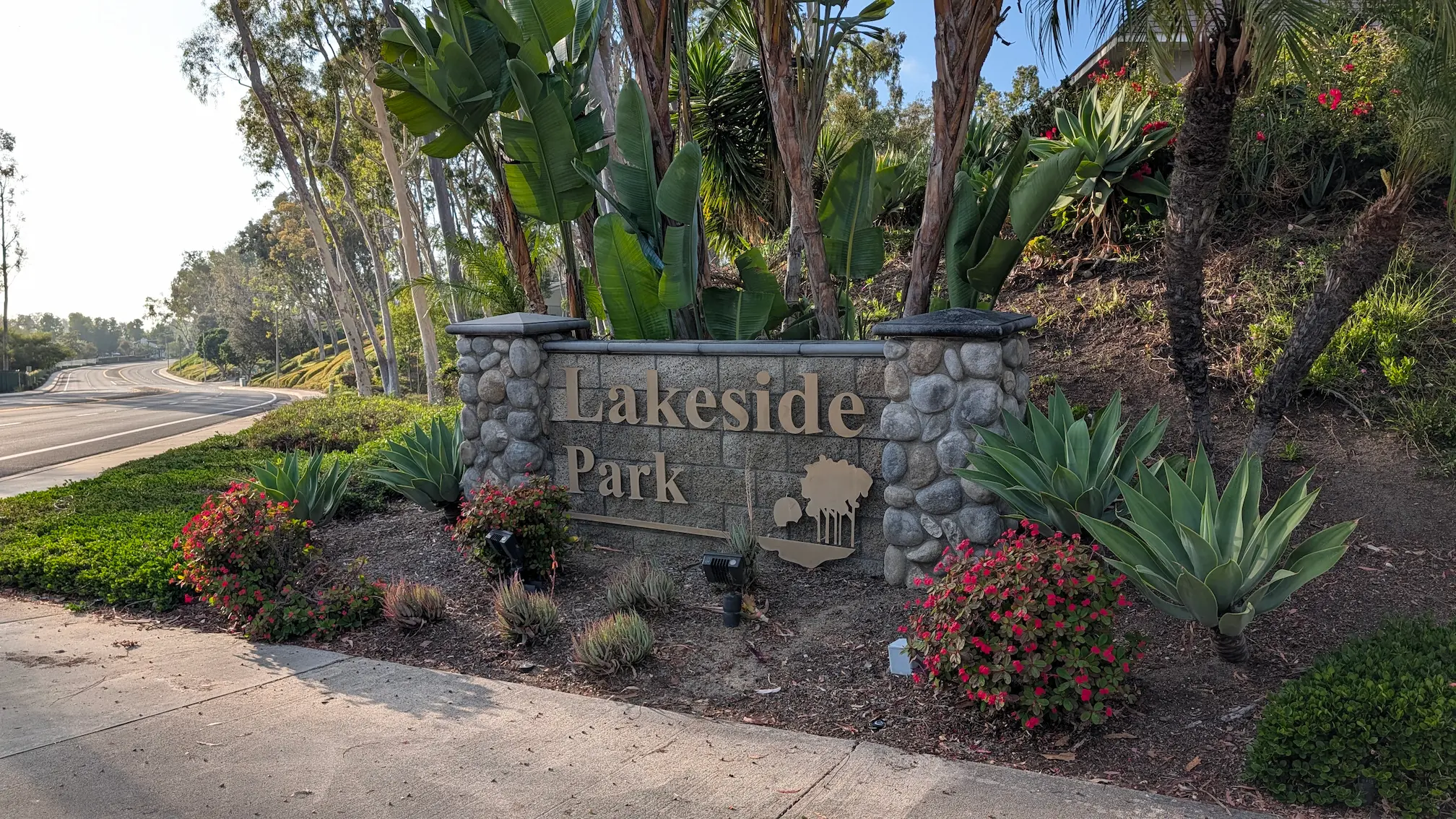 The Lakeside Park community entrance sign in Lake Forest, CA
